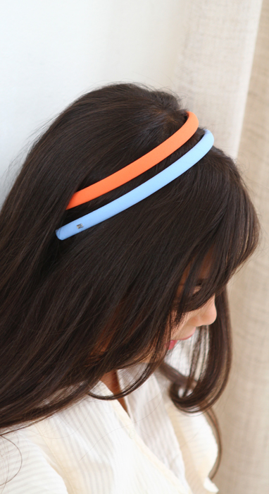 Alexandre de Paris hair accessories : jaw clips, hair