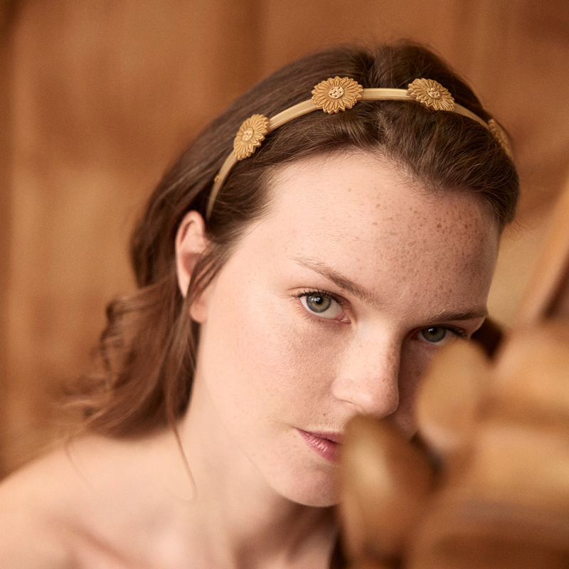 Alexandre de Paris hair accessories : jaw clips, hair
