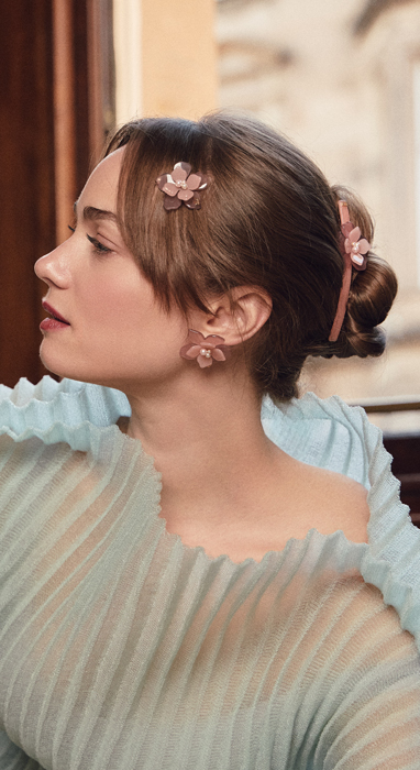 Alexandre de Paris hair accessories : jaw clips, hair barrettes