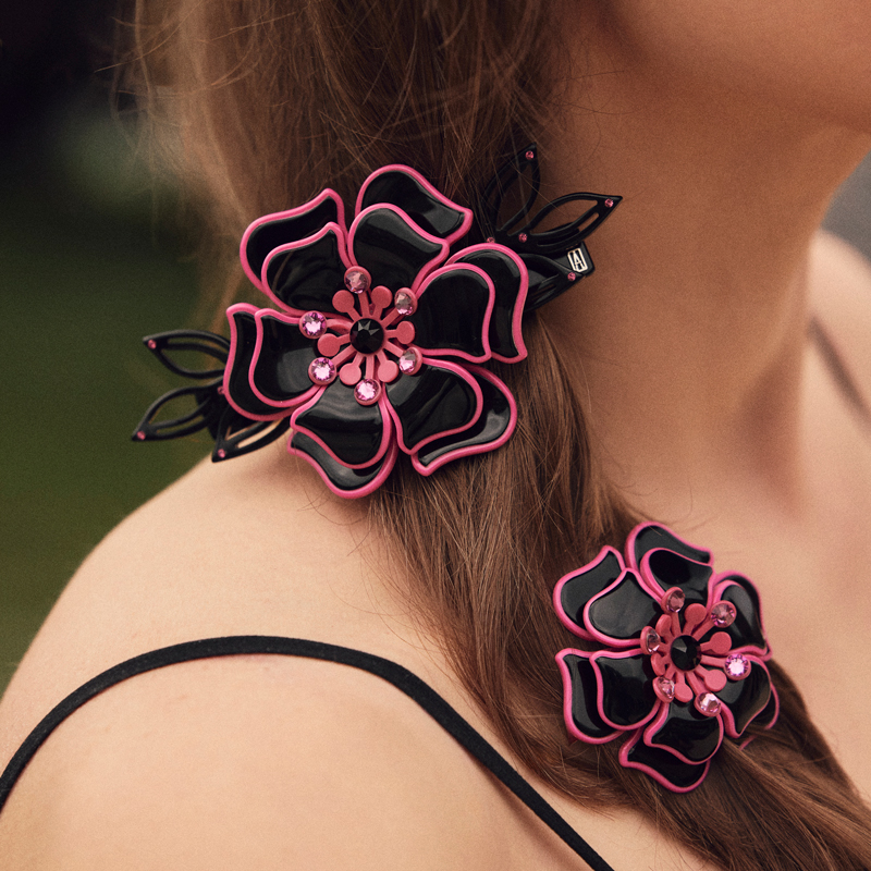 Alexandre de Paris hair accessories : jaw clips, hair barrettes