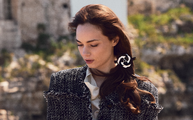 Alexandre de Paris hair accessories : jaw clips, hair barrettes