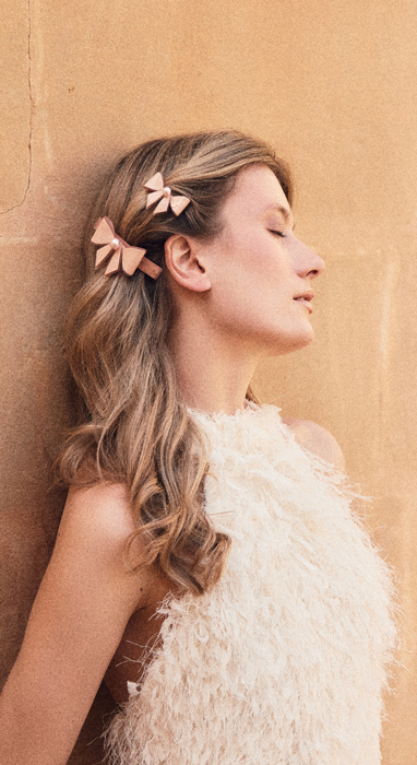 Alexandre de Paris hair accessories : jaw clips, hair barrettes