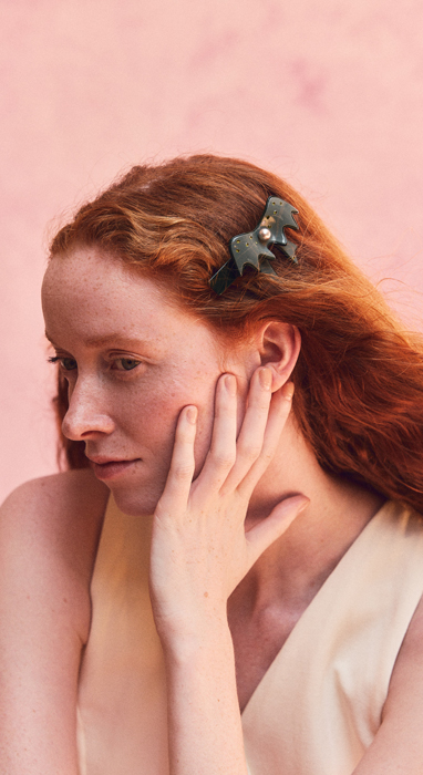 Alexandre de Paris hair accessories : jaw clips, hair barrettes